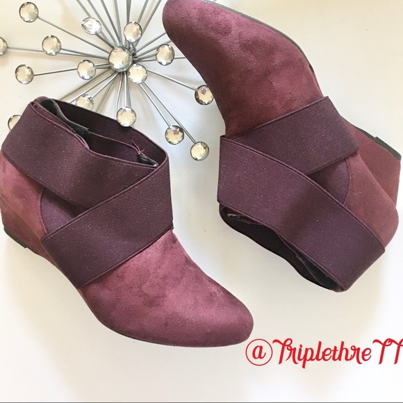 Shoes - Pazzo Suede Booties 🍒🍒